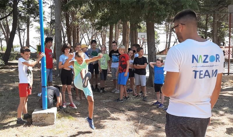 Hostel Zlatokrila 23